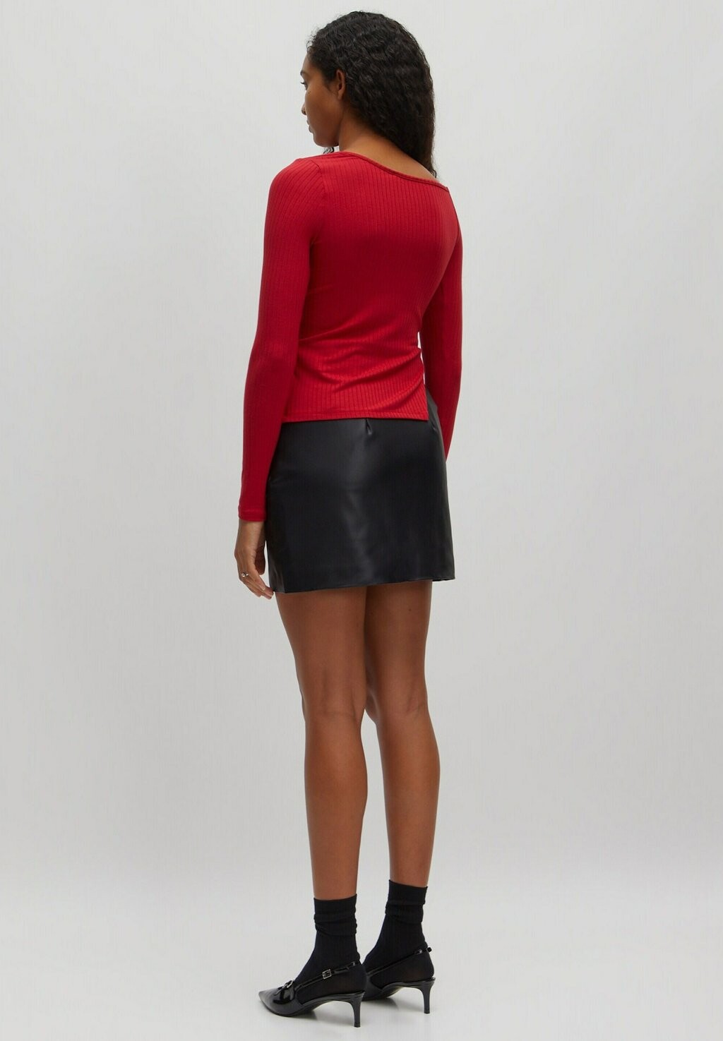 Топ с длинными рукавами EDITED EDITED, красный
Топ с длинными рукавами EDITED EDITED, красный