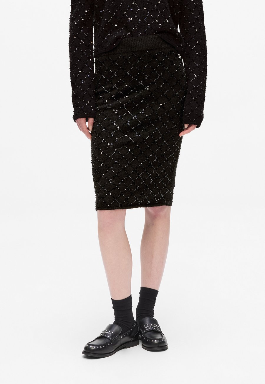 Юбка KARL LAGERFELD SEQUIN KNIT, Black
Юбка KARL LAGERFELD SEQUIN KNIT, Black