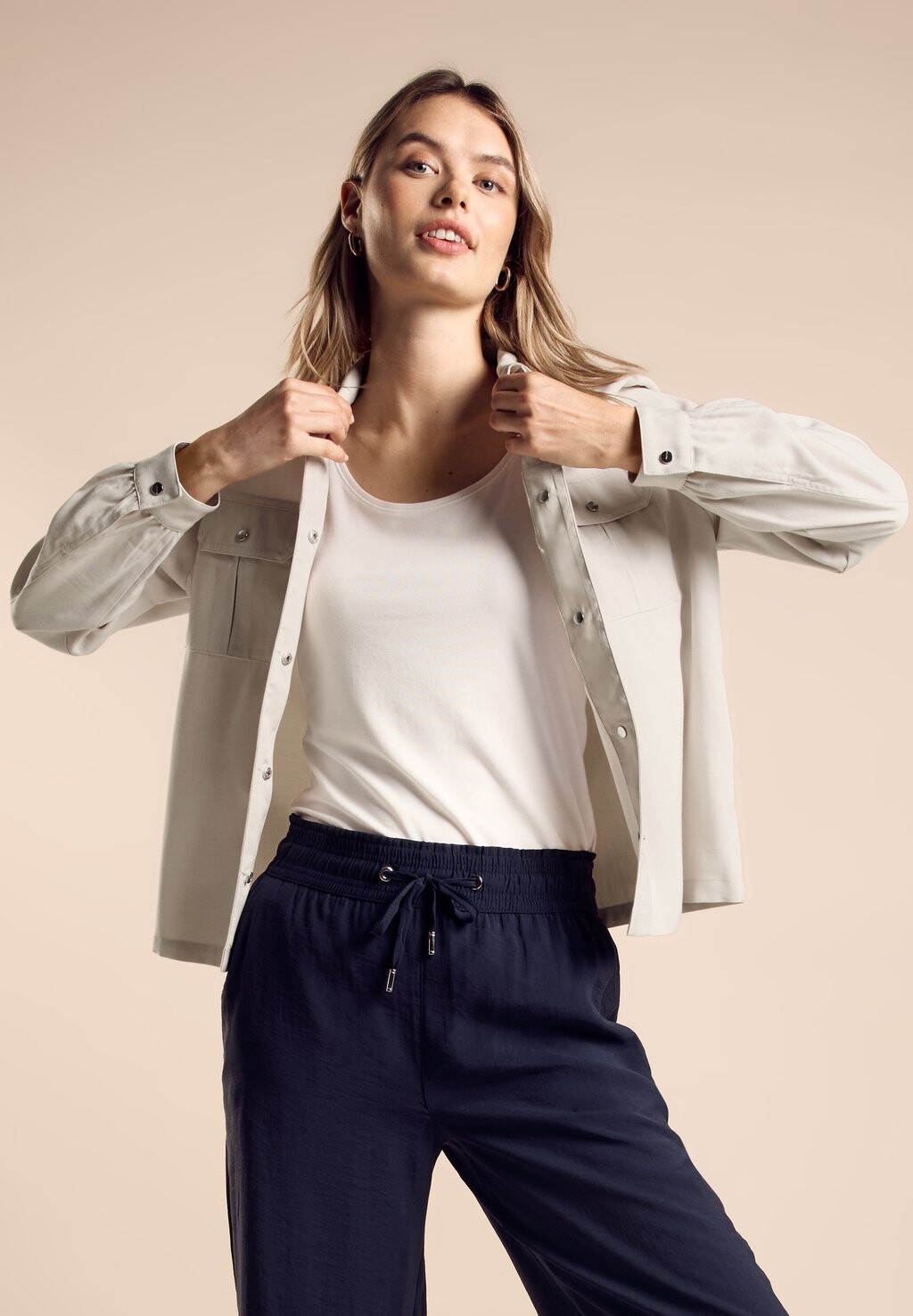 Летняя куртка MIT BRUSTTASCHEN Street One, цвет Mottled Beige
Летняя куртка MIT BRUSTTASCHEN Street One, цвет Mottled Beige