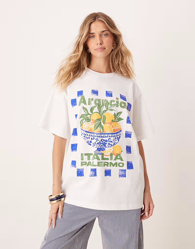 Футболка свободного кроя ASOS DESIGN с принтом апельсина в кремовом цвете
Футболка свободного кроя ASOS DESIGN с принтом апельсина в кремовом цвете