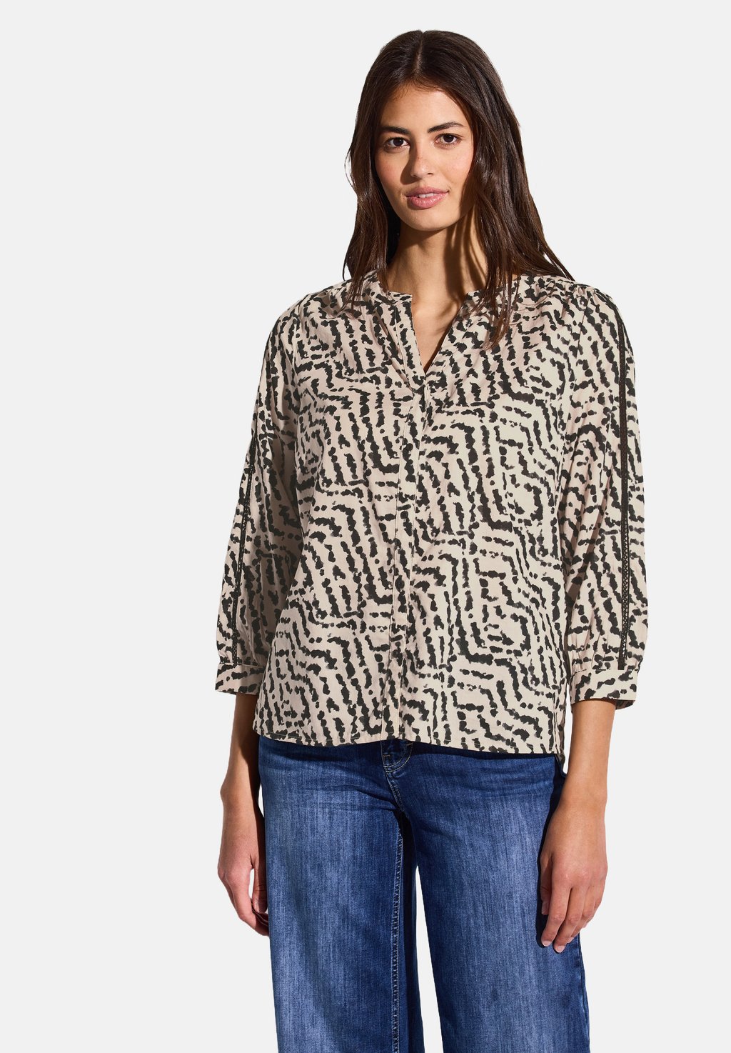 Блуза MIT TAPE DETAILS Street One, бежевый
Блуза MIT TAPE DETAILS Street One, бежевый