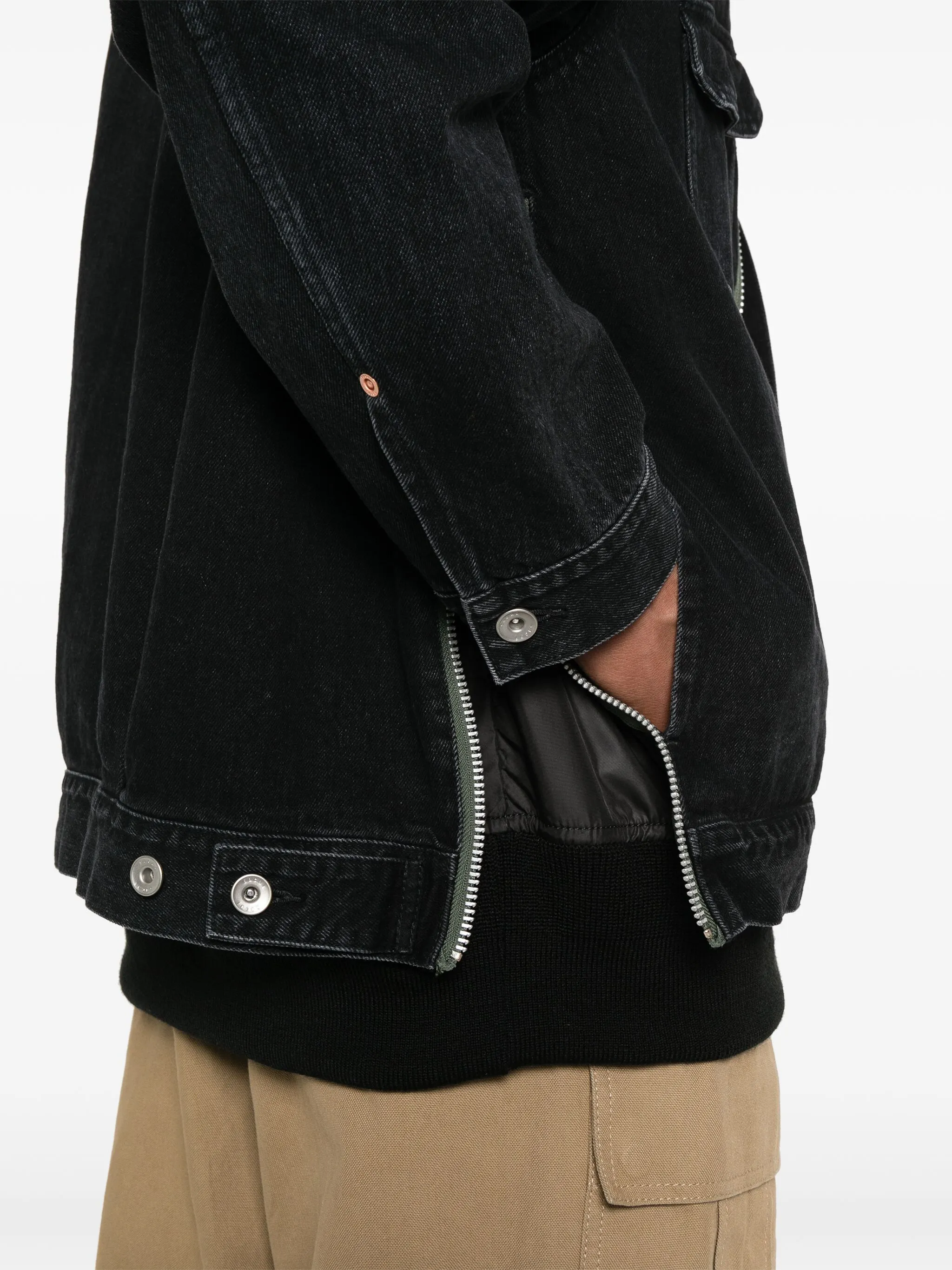 Многослойная джинсовая куртка Sacai, черный
Многослойная джинсовая куртка Sacai, черный