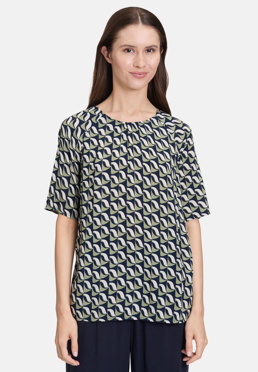 Блуза Betty Barclay SCHLUPF MIT RUNDHALSAUSSCHNITT, Dark Blue Green/Blue
Блуза Betty Barclay SCHLUPF MIT RUNDHALSAUSSCHNITT, Dark Blue Green/Blue