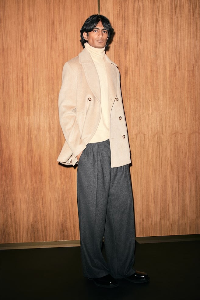 Свитер водолазка классической посадки H&M, бежевый
Свитер водолазка классической посадки H&M, бежевый