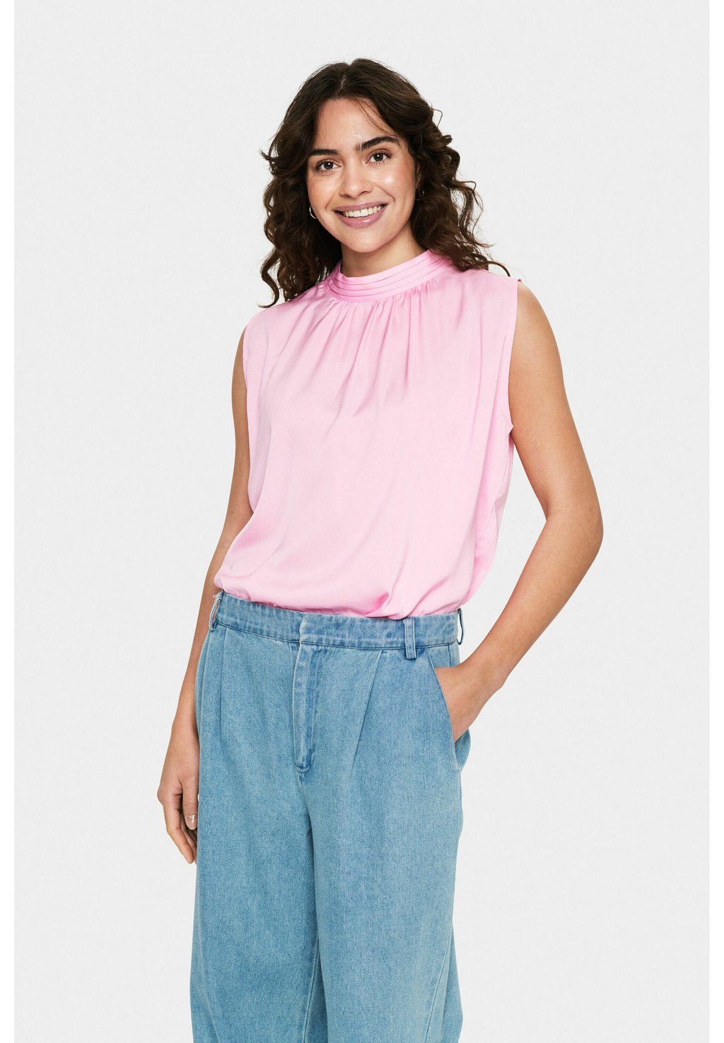 Блуза AILEEN Saint Tropez, фуксия
Блуза AILEEN Saint Tropez, фуксия