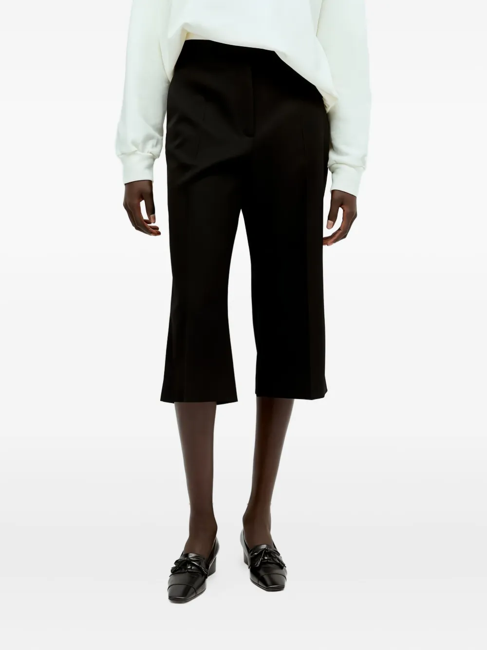 Расклешенные укороченные брюки THE ROW, черный
Расклешенные укороченные брюки THE ROW, черный