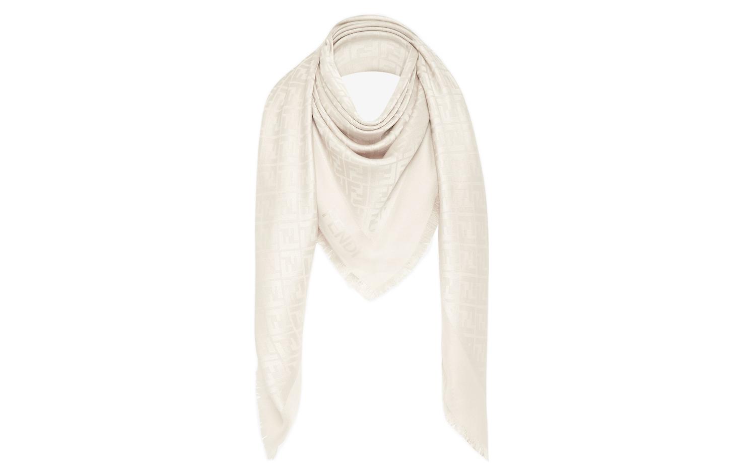 Шаль из органического шелка от Марка Джейкобса Fendi, бежевый
Шаль из органического шелка от Марка Джейкобса Fendi, бежевый