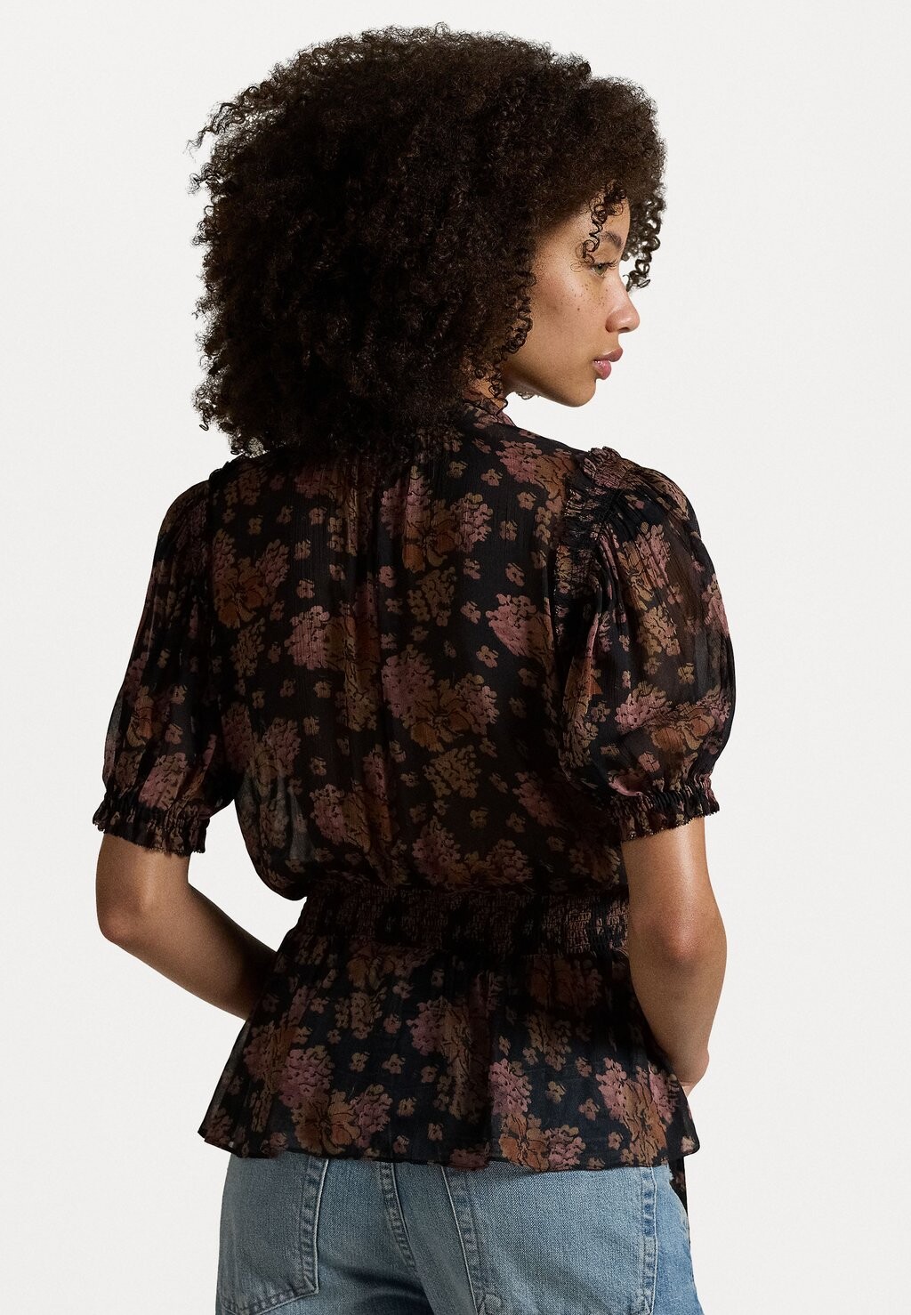 Футболка с принтом FLORAL GEORGETTE TIE-NECK BLOUSE Polo Ralph Lauren, коричневый
Футболка с принтом FLORAL GEORGETTE TIE-NECK BLOUSE Polo Ralph Lauren, коричневый