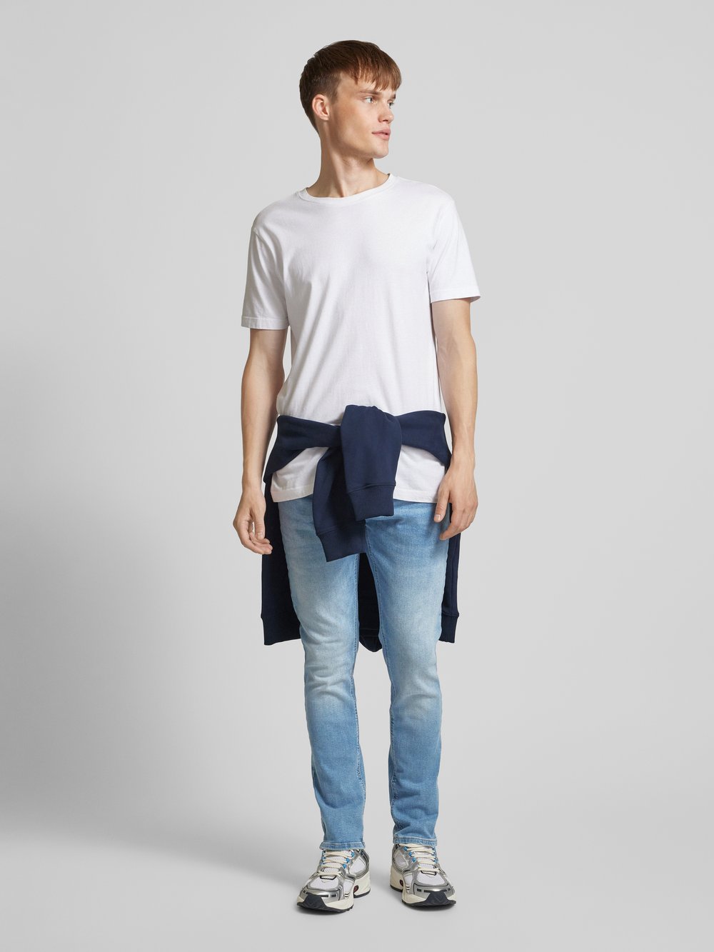 Джинсы облегающего кроя с пятью карманами, модель «AUSTIN» Tommy Jeans, светло-голубой
Джинсы облегающего кроя с пятью карманами, модель «AUSTIN» Tommy Jeans, светло-голубой