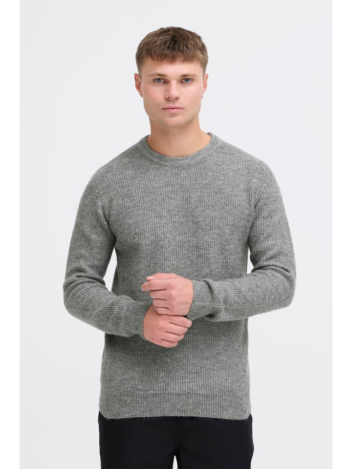 Вязаный свитер IDBratram серого цвета INDICODE
Вязаный свитер IDBratram серого цвета INDICODE