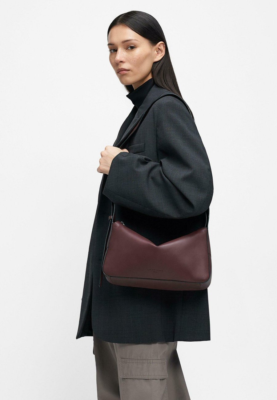 Сумка кросс-боди Liebeskind Berlin Cross body bag, Bordeaux
Сумка кросс-боди Liebeskind Berlin Cross body bag, Bordeaux