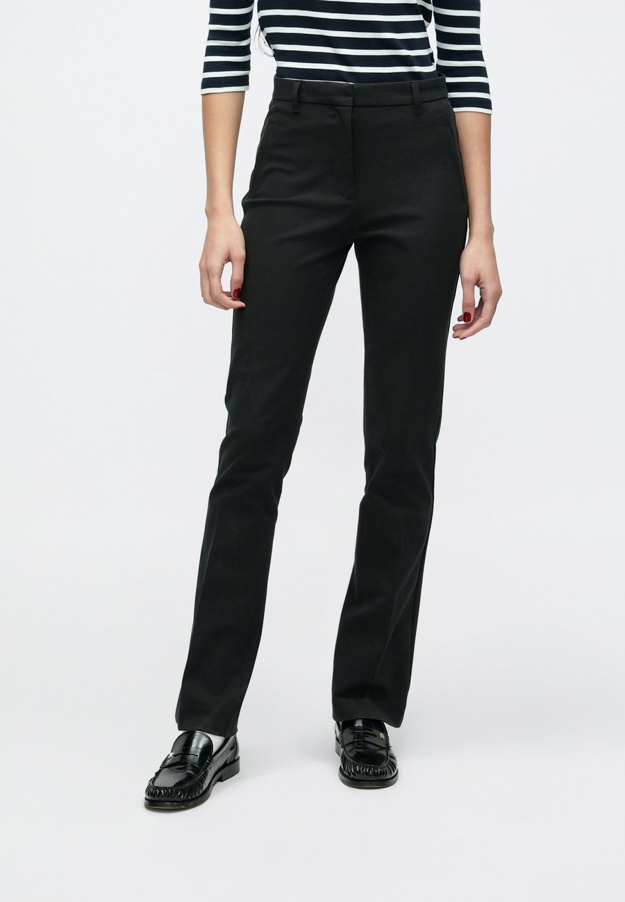 Брюки Tommy Hilfiger KICK PANT, Black
Брюки Tommy Hilfiger KICK PANT, Black