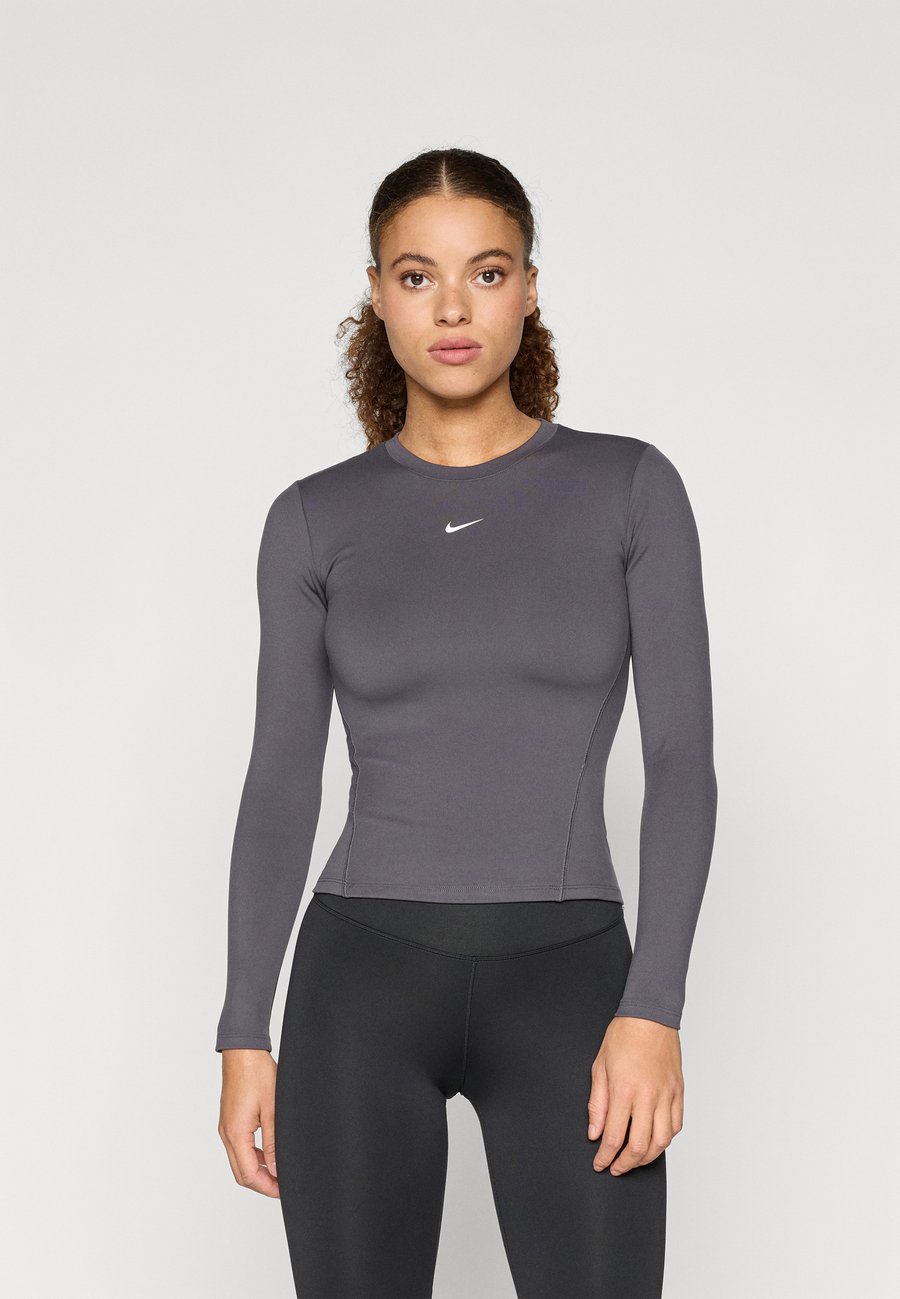 Топ Nike Performance ONE TOP, Thunder Grey/White/Grey
Топ Nike Performance ONE TOP, Thunder Grey/White/Grey
