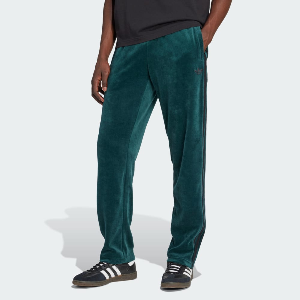 Спортивный костюм Adidas SST Adicolor Velour Track Pants, цвет Aurora Ivy
Спортивный костюм Adidas SST Adicolor Velour Track Pants, цвет Aurora Ivy