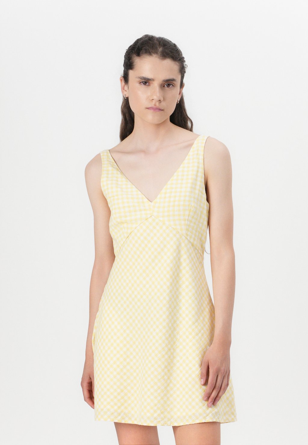 Повседневное платье HIGH NECKSHORT DRESS Abercrombie & Fitch, белый 
Повседневное платье HIGH NECKSHORT DRESS Abercrombie & Fitch, белый