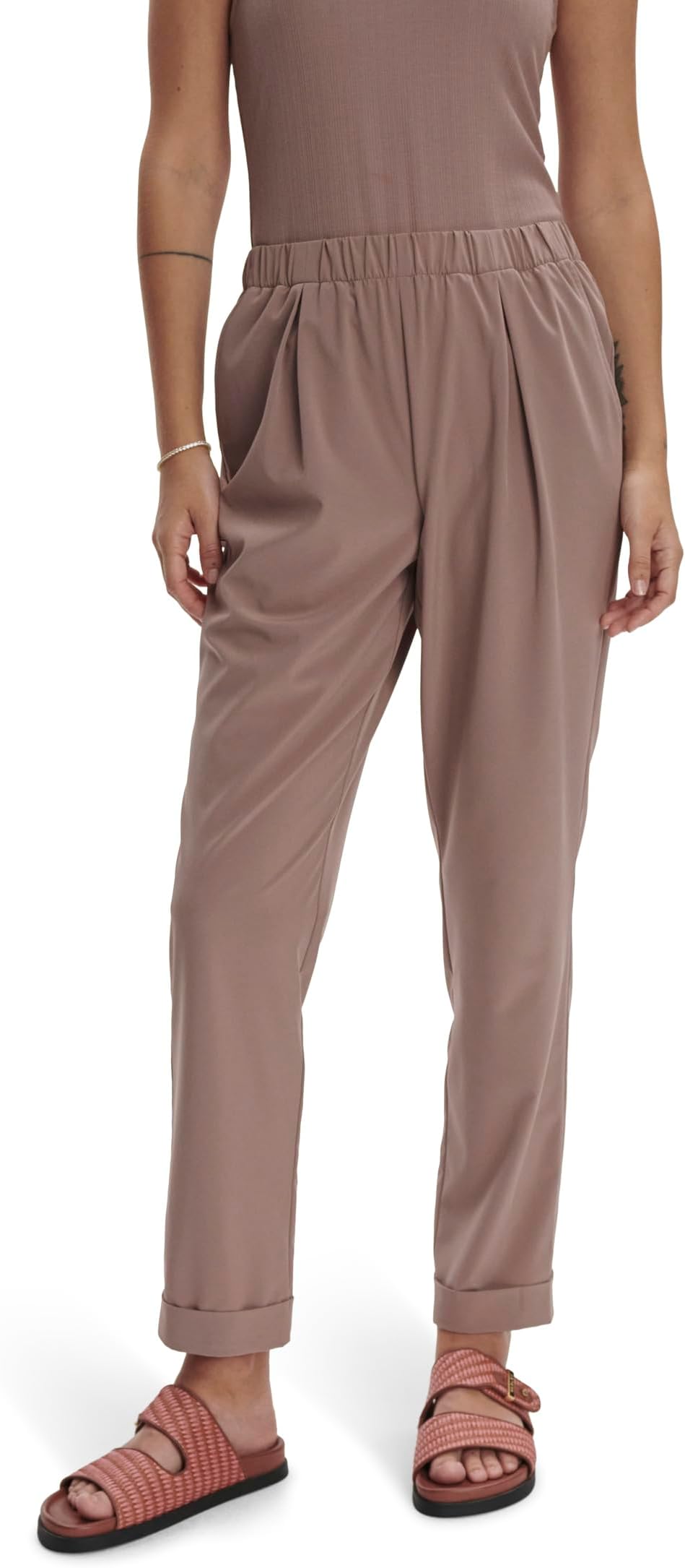 Брюки Varley Alana Slim Tapered Cuff Pants 27, Antler
Брюки Varley Alana Slim Tapered Cuff Pants 27, Antler