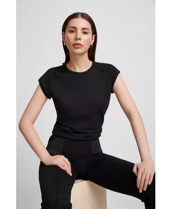 Женская футболка-батарея Marcella, черный
Женская футболка-батарея Marcella, черный