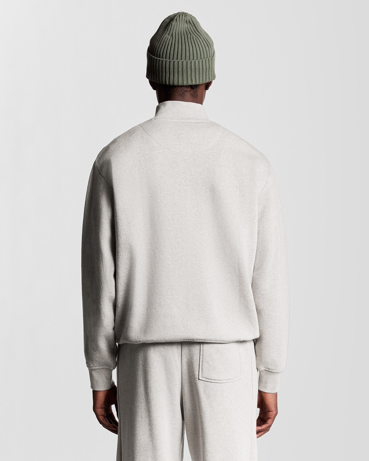 Lyle & Scott Свитшот в крапчатом сером
Lyle & Scott Свитшот в крапчатом сером