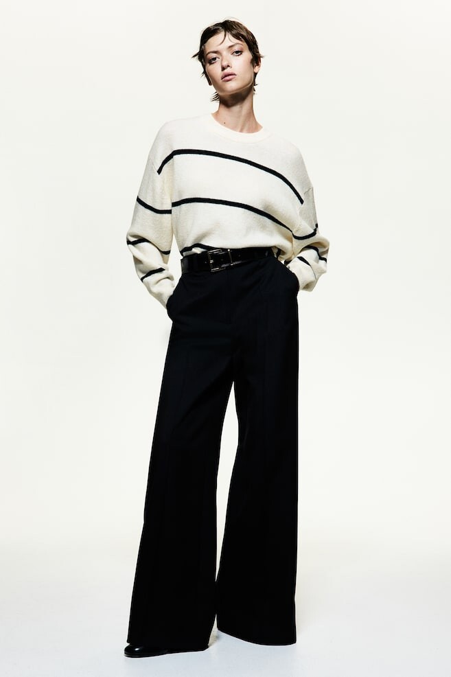 Вязаный свитер H&M, бежевый
Вязаный свитер H&M, бежевый