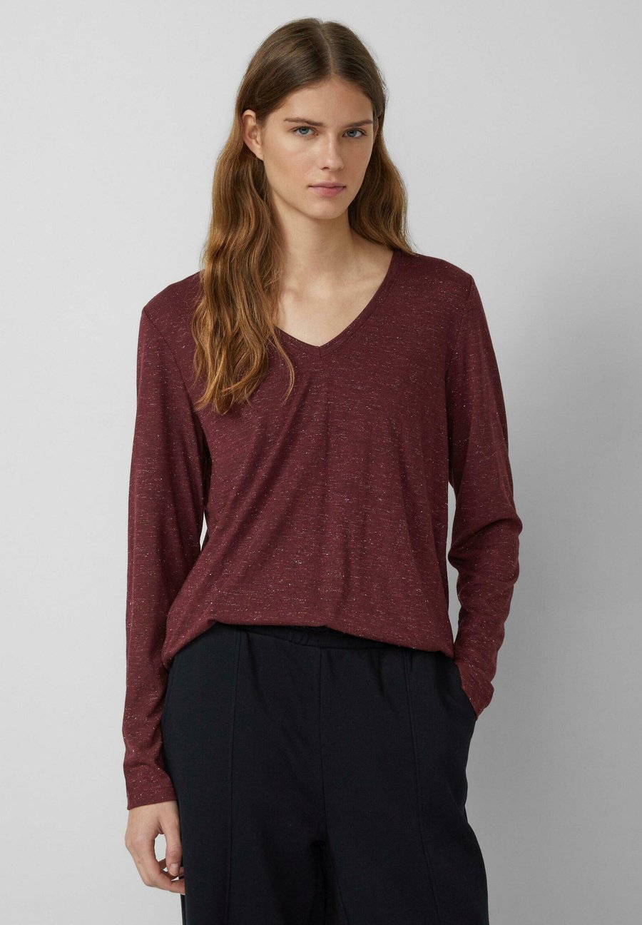Топ s.Oliver Long sleeved top, Bordeaux
Топ s.Oliver Long sleeved top, Bordeaux