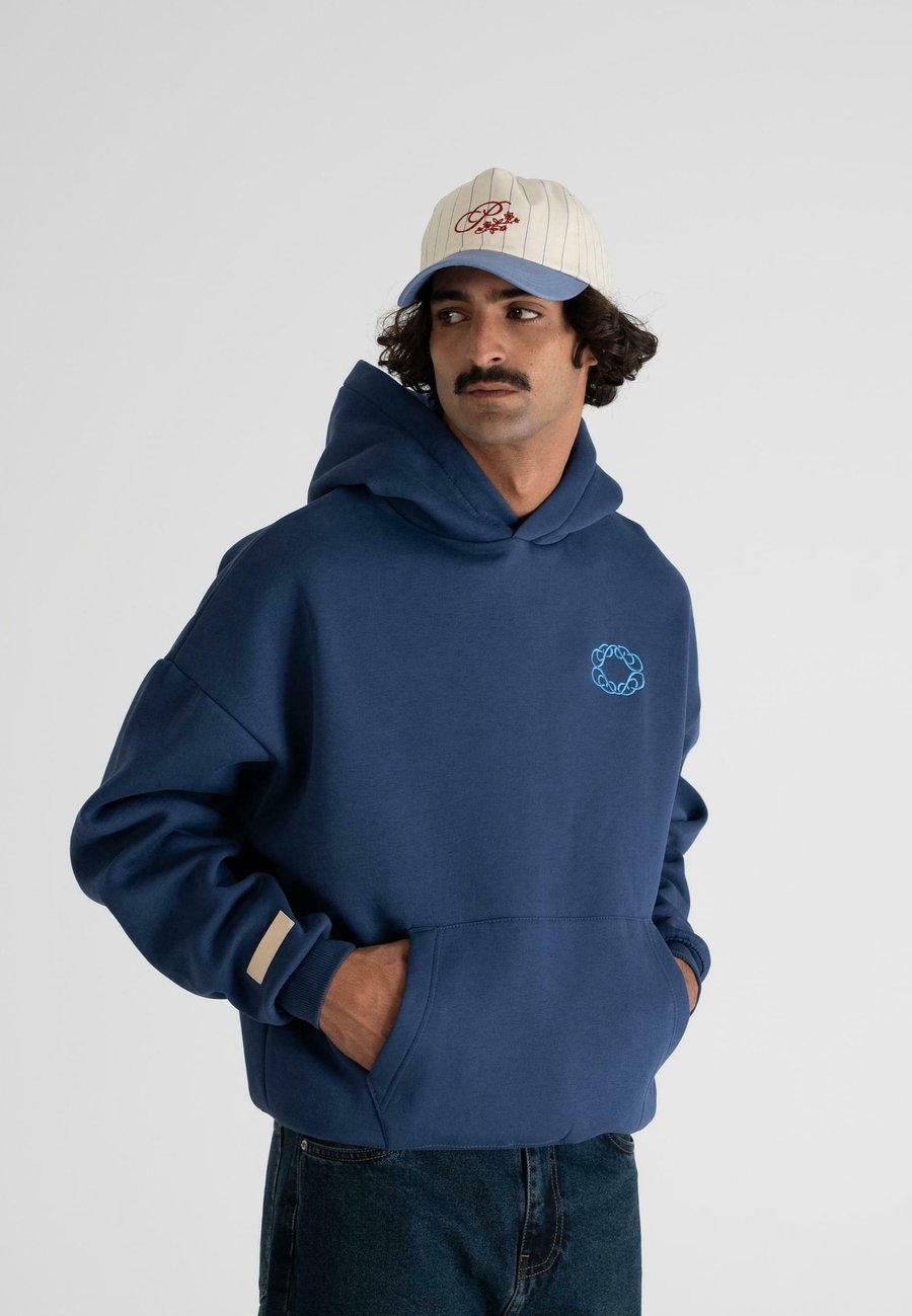 Худи PROHIBITED Hoodie, Blue
Худи PROHIBITED Hoodie, Blue