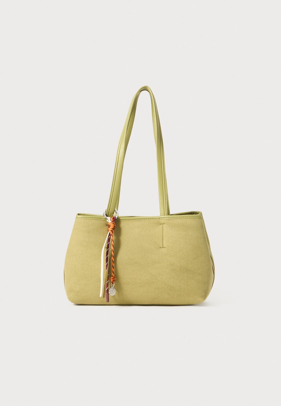 Сумка PARFOIS Handbag, Green
Сумка PARFOIS Handbag, Green