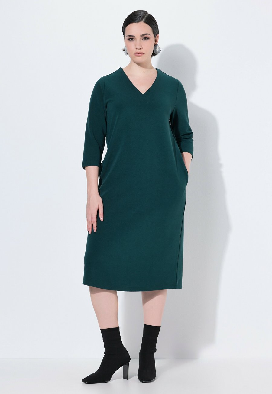 Платье Ulla Popken 3/4 SLEEVE , Fir Green/Evergreen
Платье Ulla Popken 3/4 SLEEVE , Fir Green/Evergreen