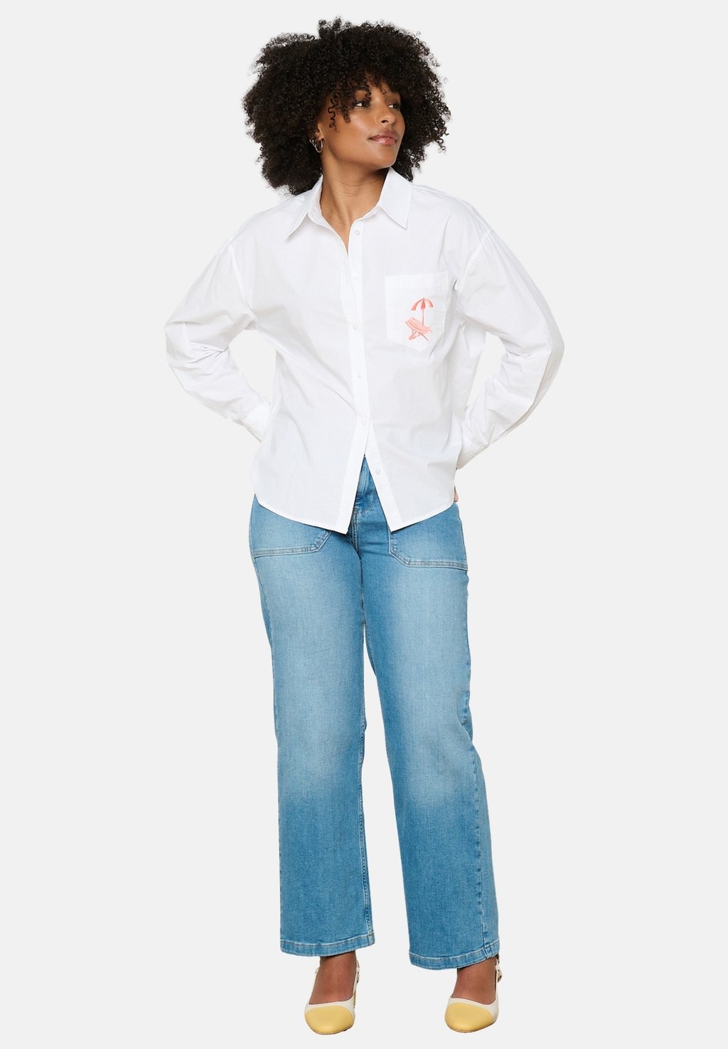 Блузка на пуговицах LolaLiza, белый
Блузка на пуговицах LolaLiza, белый