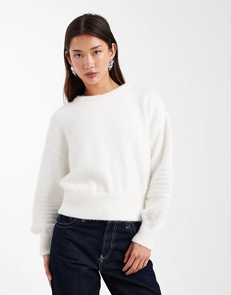 Джемпер с зауженной талией и декоративной строчкой ASOS DESIGN кремового цвета
Джемпер с зауженной талией и декоративной строчкой ASOS DESIGN кремового цвета