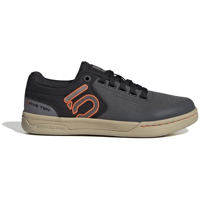 Женские парусиновые туфли Freerider pro Five Ten, Grey Six/Grey Four/Impact Orange
Женские парусиновые туфли Freerider pro Five Ten, Grey Six/Grey Four/Impact Orange