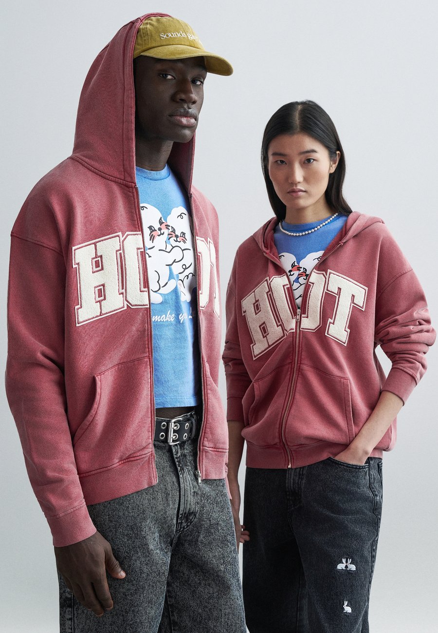 Толстовка Carne Bollente HOT HANDLE UNISEX, Red
Толстовка Carne Bollente HOT HANDLE UNISEX, Red