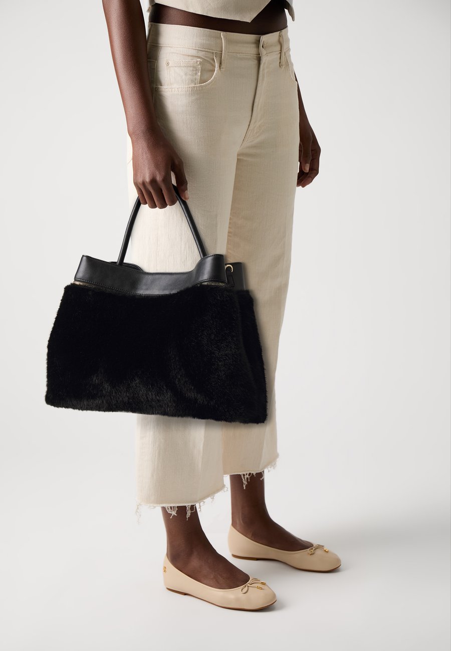 Сумка-шоппер TWINSET BAG, Nero/Mottled Dark Brown
Сумка-шоппер TWINSET BAG, Nero/Mottled Dark Brown