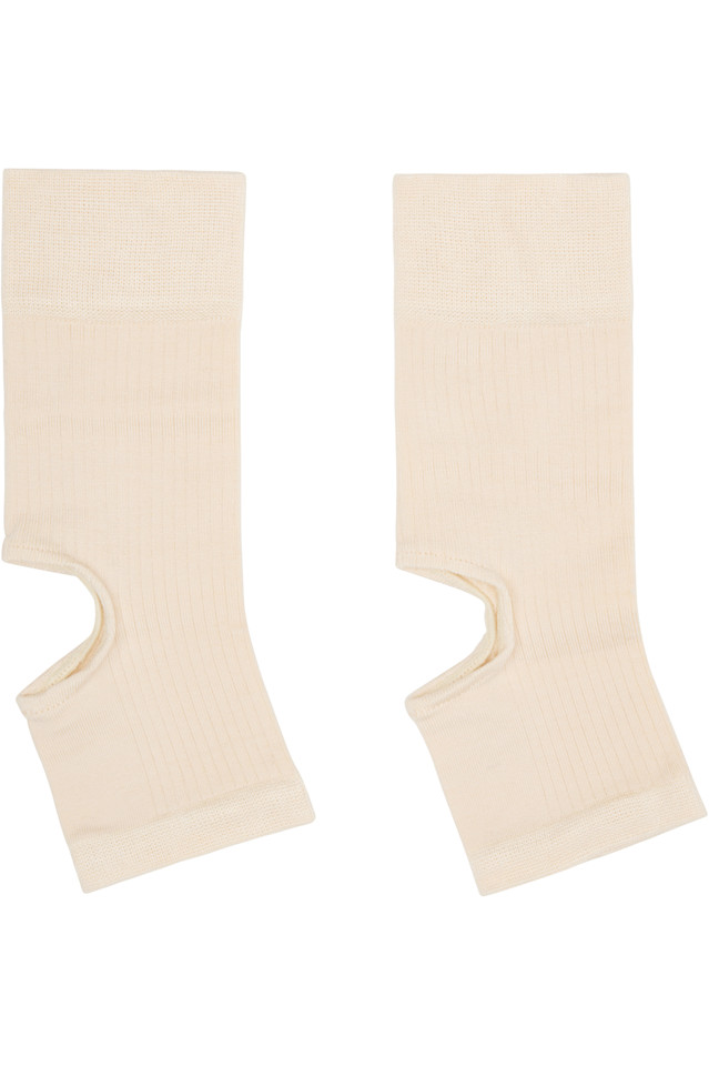 Lemaire Бежевые ребристые носки-гетры с вырезами
Lemaire Бежевые ребристые носки-гетры с вырезами