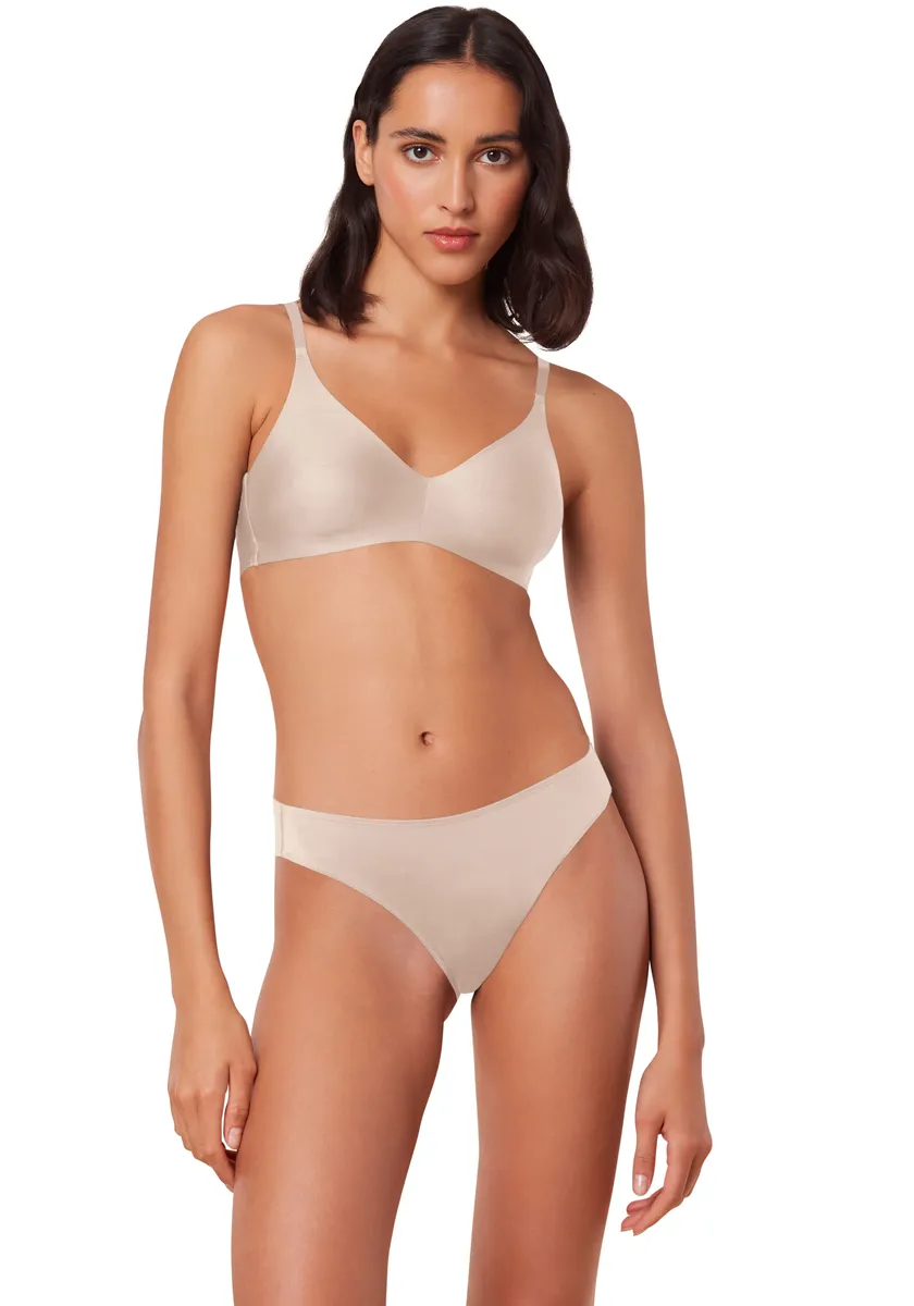 Бюстгальтер Triumph без косточек "Pure Micro N", чашка А-Е, потайные швы, без вставок, бежевый
Бюстгальтер Triumph без косточек "Pure Micro N", чашка А-Е, потайные швы, без вставок, бежевый