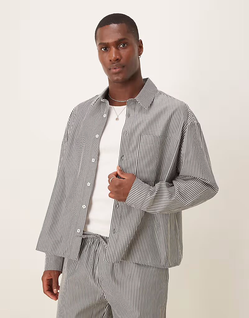 ASOS DESIGN coord свободная рубашка в полоску серого цвета
ASOS DESIGN coord свободная рубашка в полоску серого цвета