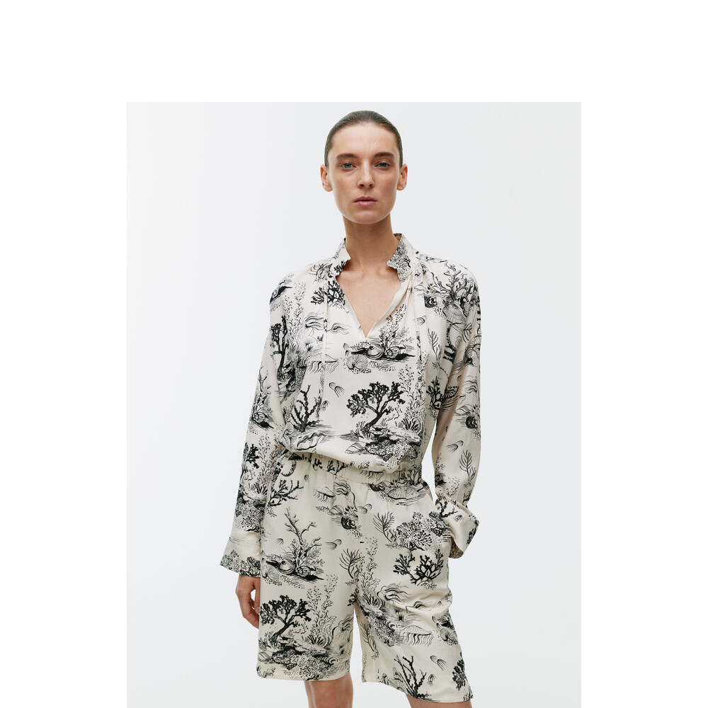 Шорты женские Arket с принтом, кремовый
Шорты женские Arket с принтом, кремовый