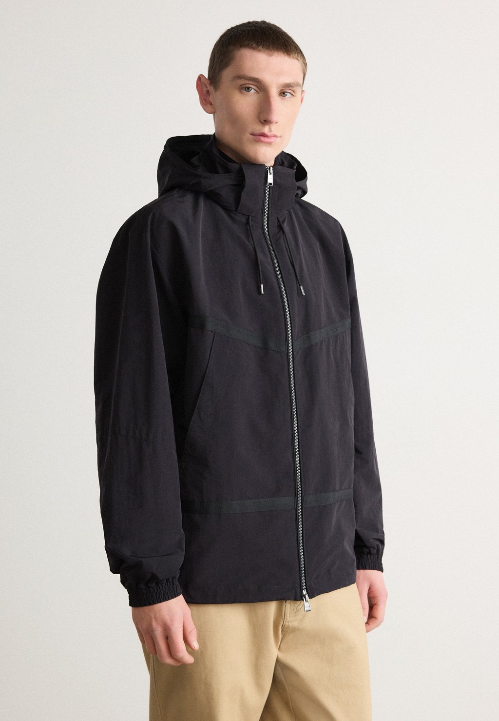 Летняя куртка CEVENTO BOSS, черный
Летняя куртка CEVENTO BOSS, черный