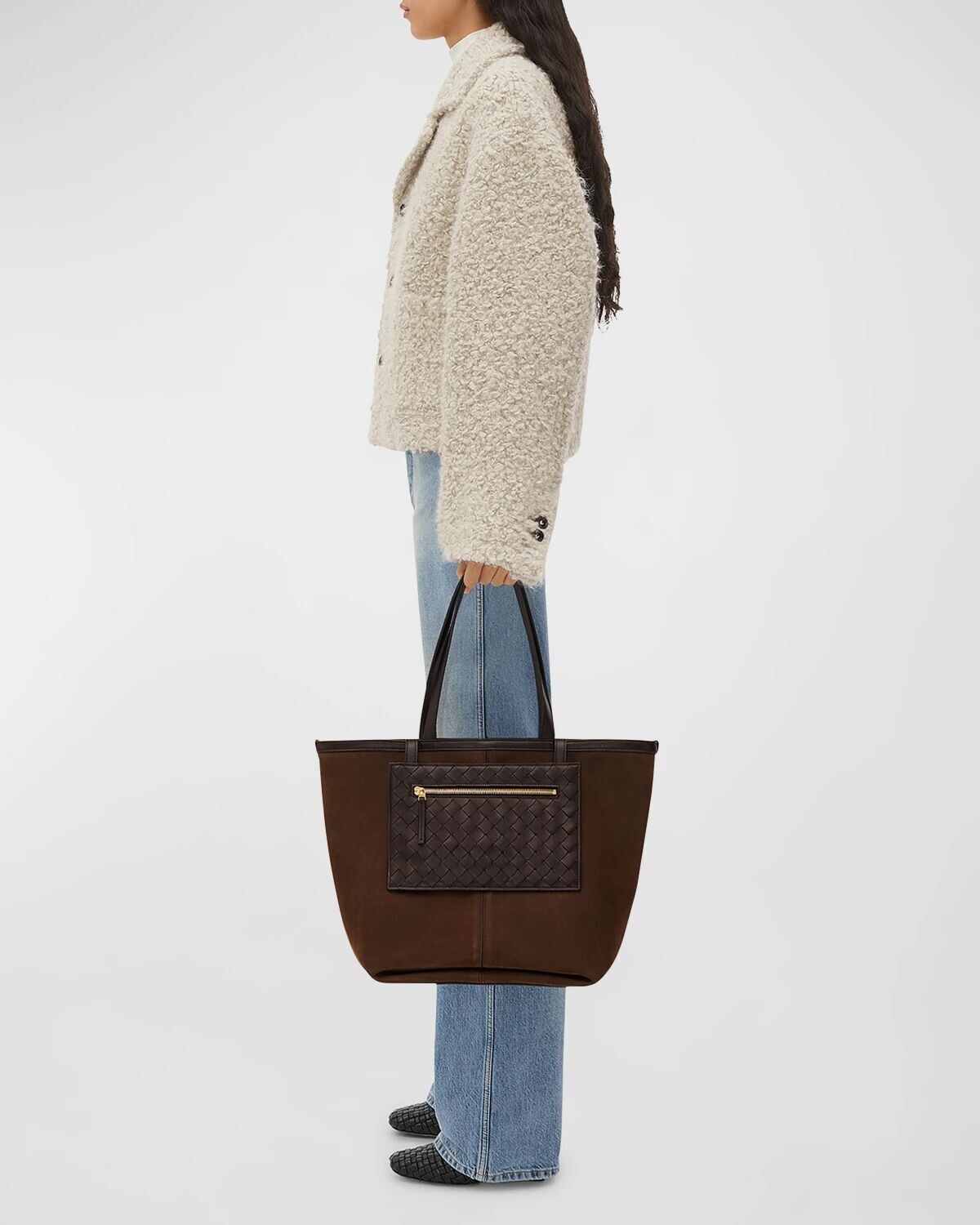 Сумка среднего размера с откидным клапаном Bottega Veneta, цвет Fondant-M Brass
Сумка среднего размера с откидным клапаном Bottega Veneta, цвет Fondant-M Brass