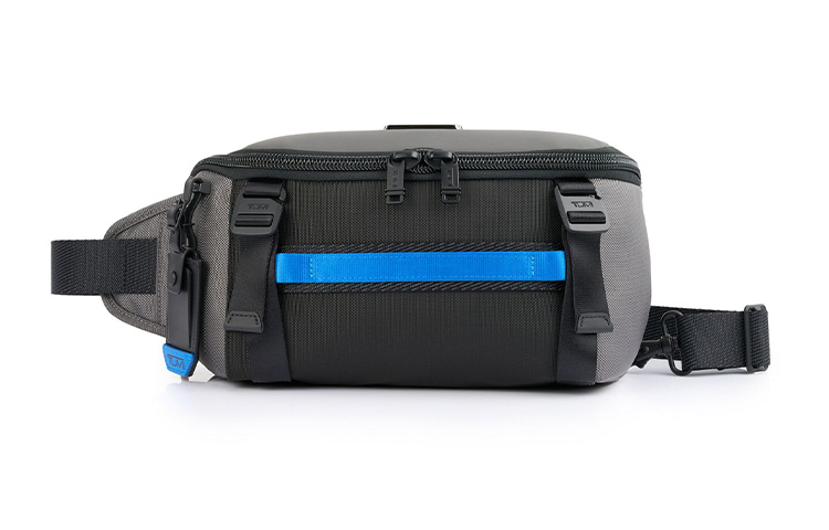Нейлоновая сумка-слинг, плечевая сумка мужская серо-голубая TUMI
Нейлоновая сумка-слинг, плечевая сумка мужская серо-голубая TUMI