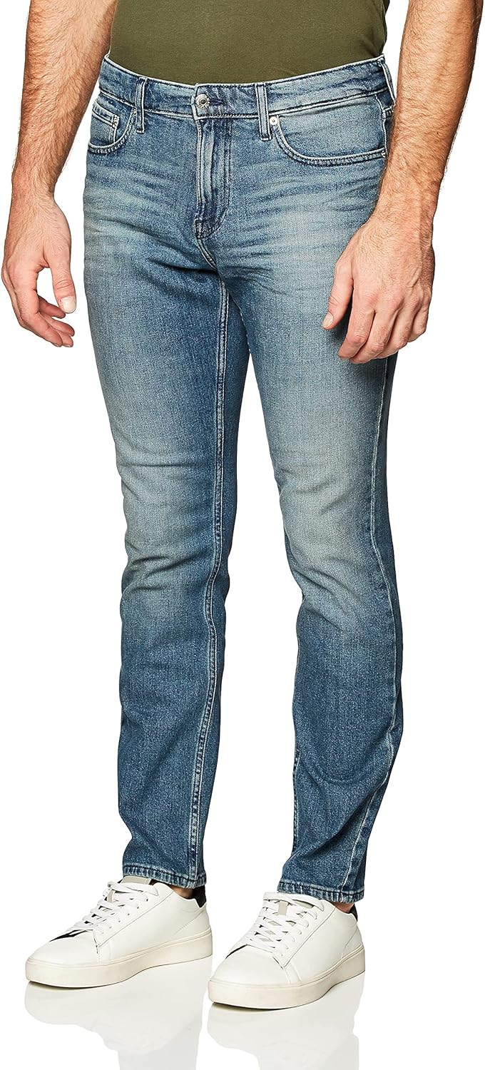 Мужские джинсы Calvin Klein Standard Slim Fit, Chipped Blue
Мужские джинсы Calvin Klein Standard Slim Fit, Chipped Blue