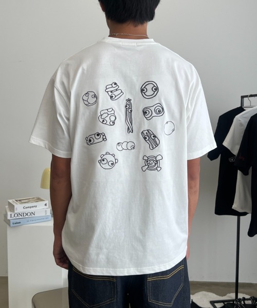 Футболка с коротким рукавом, свободного кроя, с вышивкой на спине Carrot-kun Lipoy, белый
Футболка с коротким рукавом, свободного кроя, с вышивкой на спине Carrot-kun Lipoy, белый