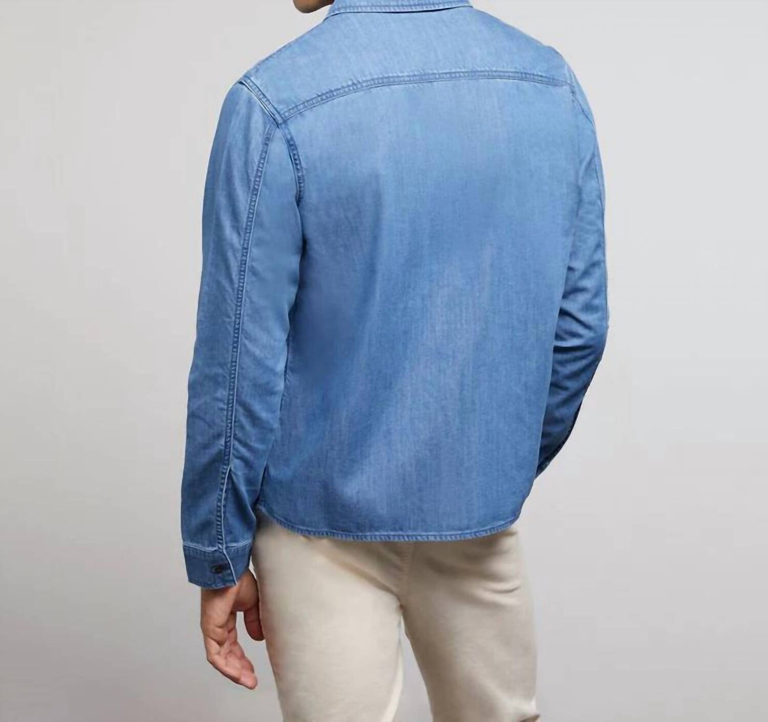 Мужская джинсовая рубашка с длинным рукавом светлого цвета Onia
Мужская джинсовая рубашка с длинным рукавом светлого цвета Onia