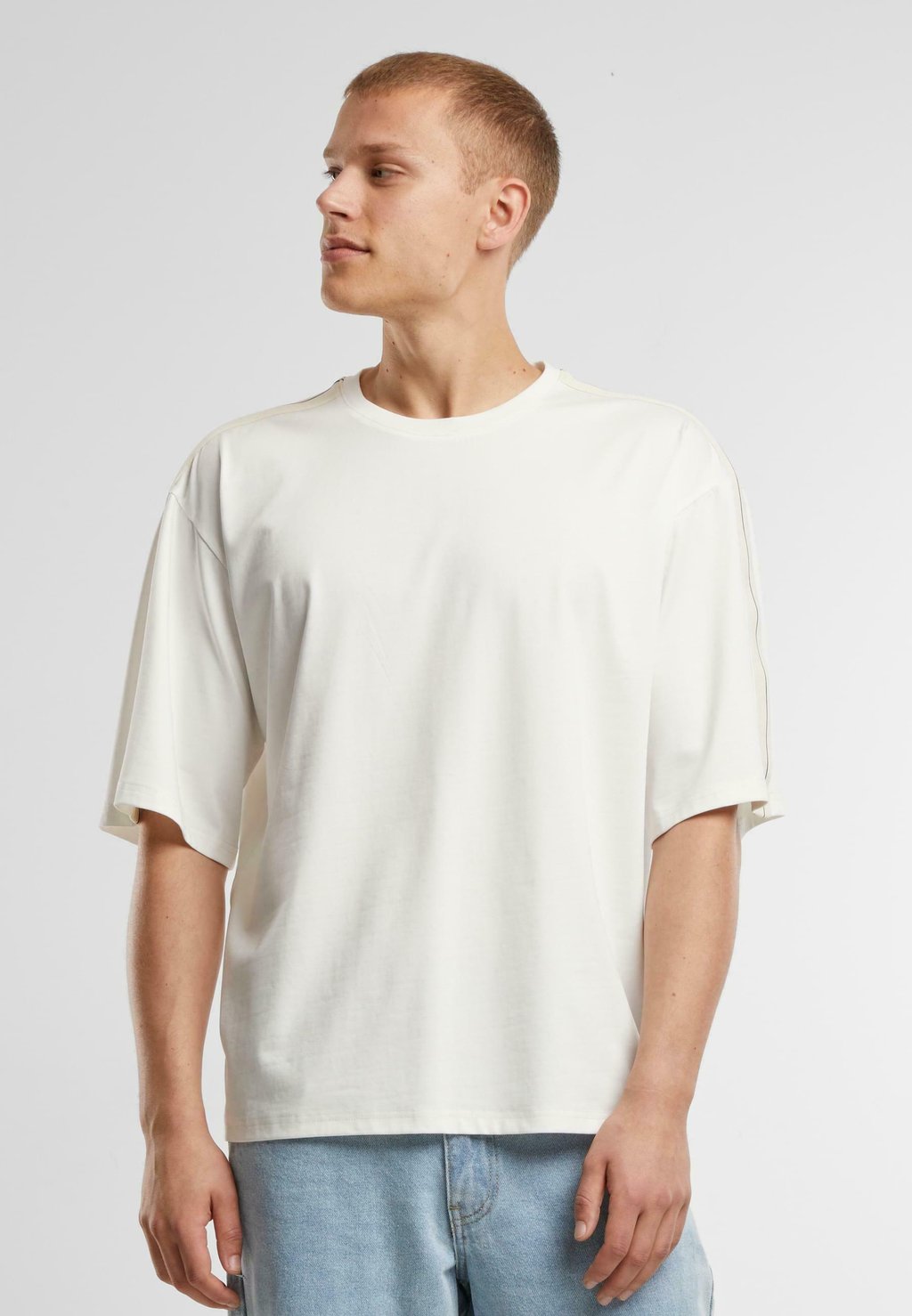 Футболка с принтом Urban Classics, кремовый
Футболка с принтом Urban Classics, кремовый