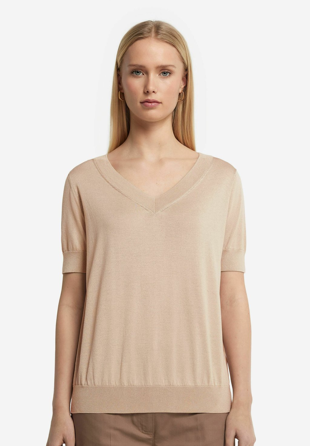 Базовая футболка Falconeri, бежевый
Базовая футболка Falconeri, бежевый