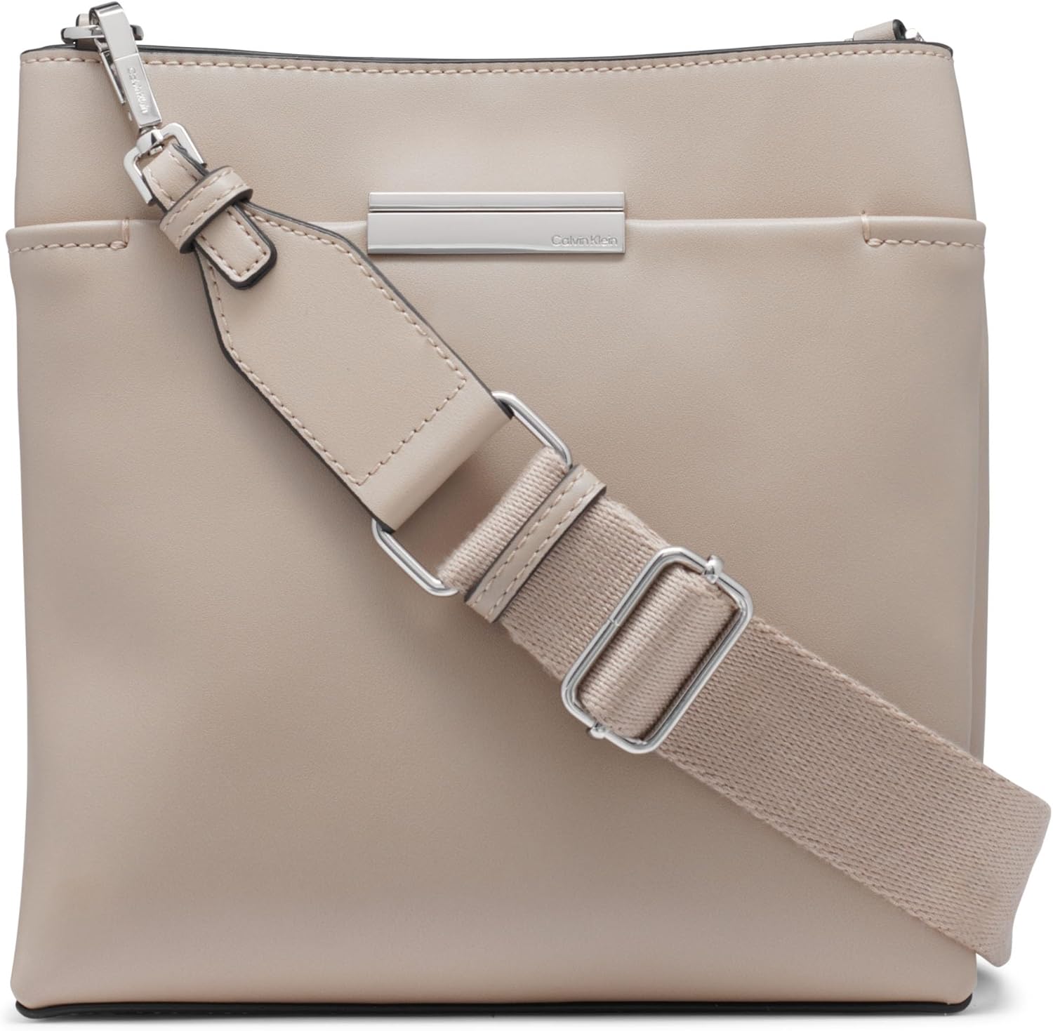 Сумка-мессенджер Calvin Klein Soma North/South Crossbody, Silver Mink
Сумка-мессенджер Calvin Klein Soma North/South Crossbody, Silver Mink