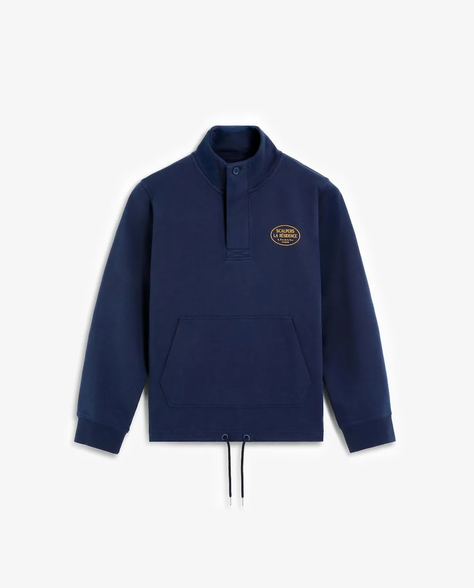 Мужская толстовка без капюшона с высоким воротником и застежкой на пуговицы Scalpers, темно-синий
Мужская толстовка без капюшона с высоким воротником и застежкой на пуговицы Scalpers, темно-синий