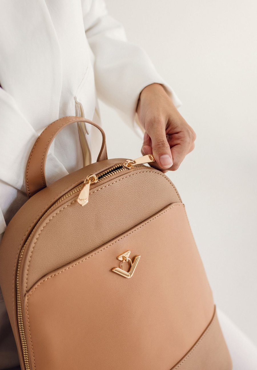 Рюкзак VUCH FILIPA DIVIDE, Beige
Рюкзак VUCH FILIPA DIVIDE, Beige