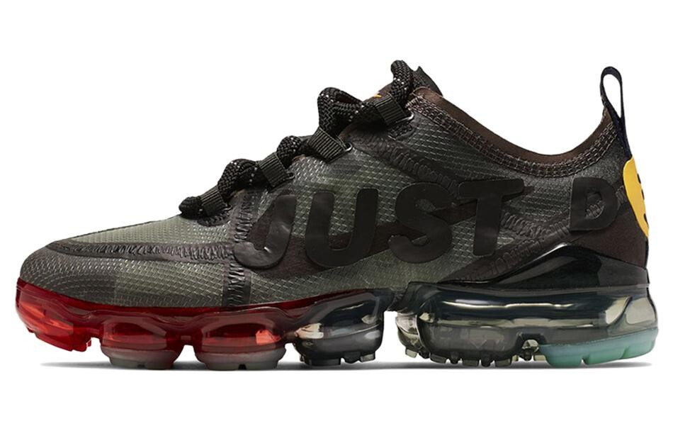 Женские беговые кроссовки Nike VaporMax 2019
Женские беговые кроссовки Nike VaporMax 2019