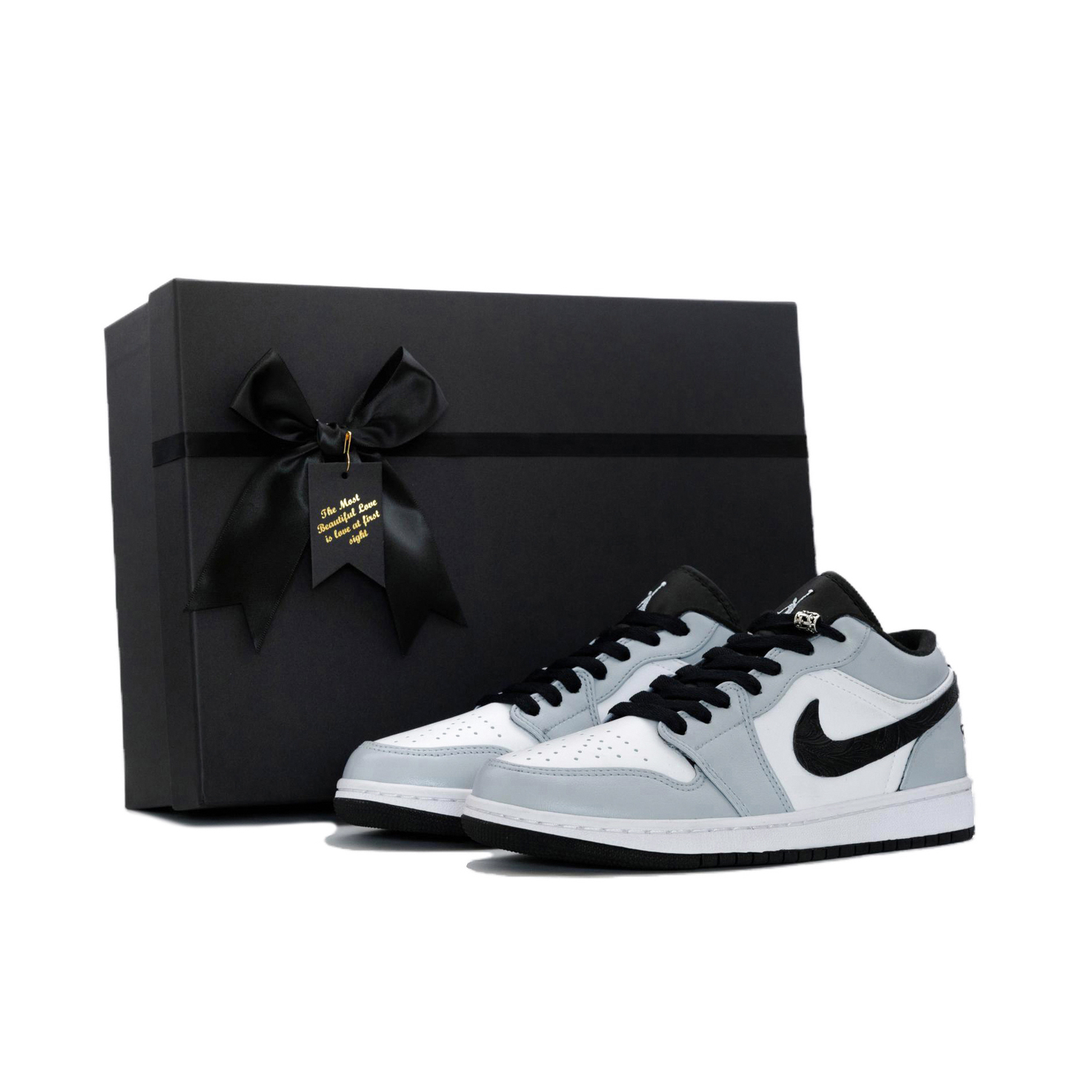 Jordan Air 1 Gray Tone CNY Horse Year, принт, кожа, модные, удобные, универсальные, устойчивые к истиранию
Jordan Air 1 Gray Tone CNY Horse Year, принт, кожа, модные, удобные, универсальные, устойчивые к истиранию