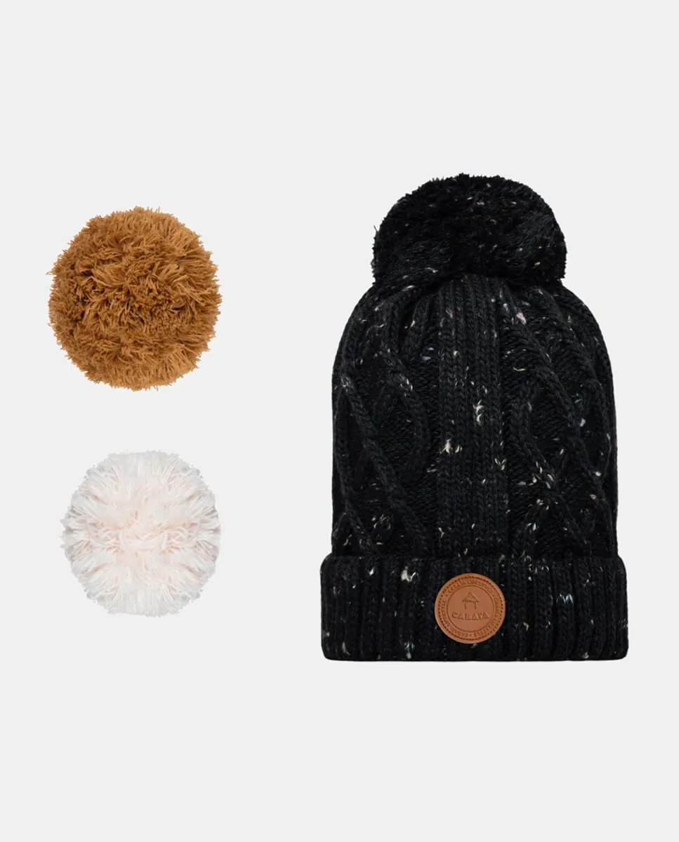 Черная шапка с тремя съемными помпонами черного, горчичного и кремового цветов Cabaia, черный
Черная шапка с тремя съемными помпонами черного, горчичного и кремового цветов Cabaia, черный